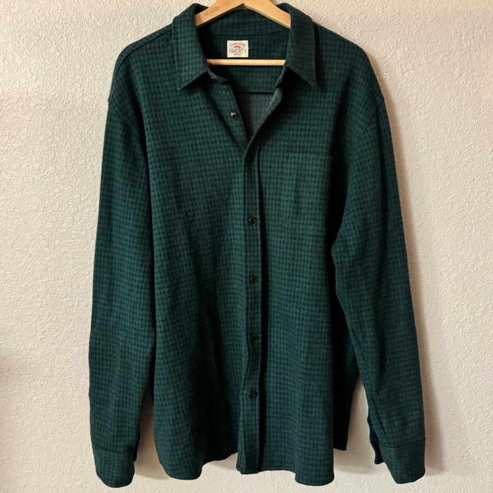 Faherty Deep Green Houndstooth Button-Down Shirt